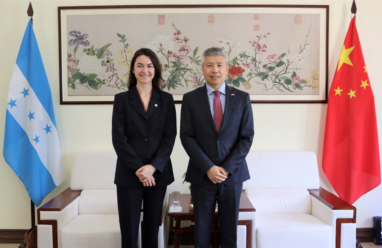 Embajador de China se reúne con la jefa de Misión del Comité Internacional de la Cruz Roja en Honduras para impulsar la cooperación humanitaria